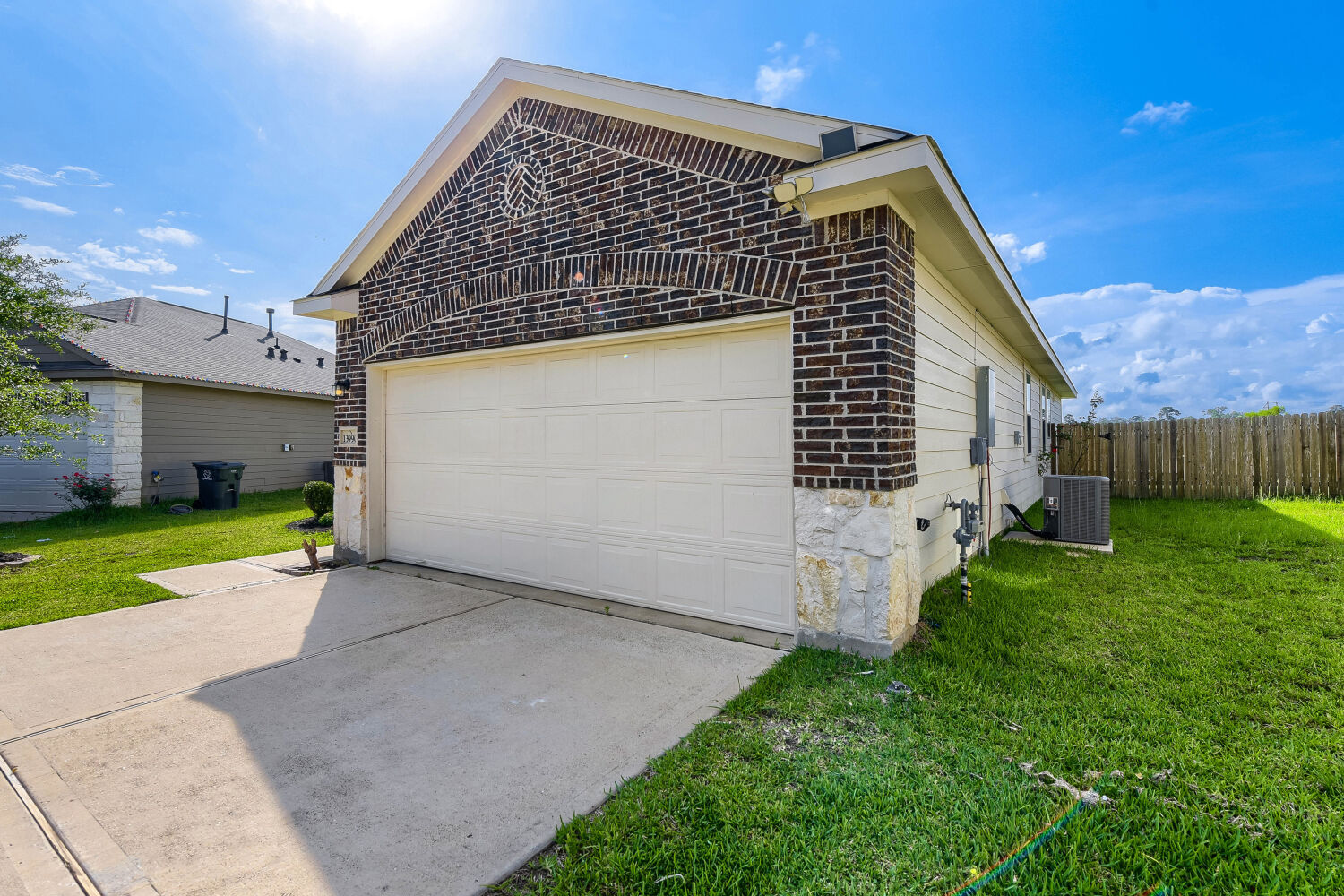 13990 Katlin Road Conroe, TX 77306 - Photo 3 of 28