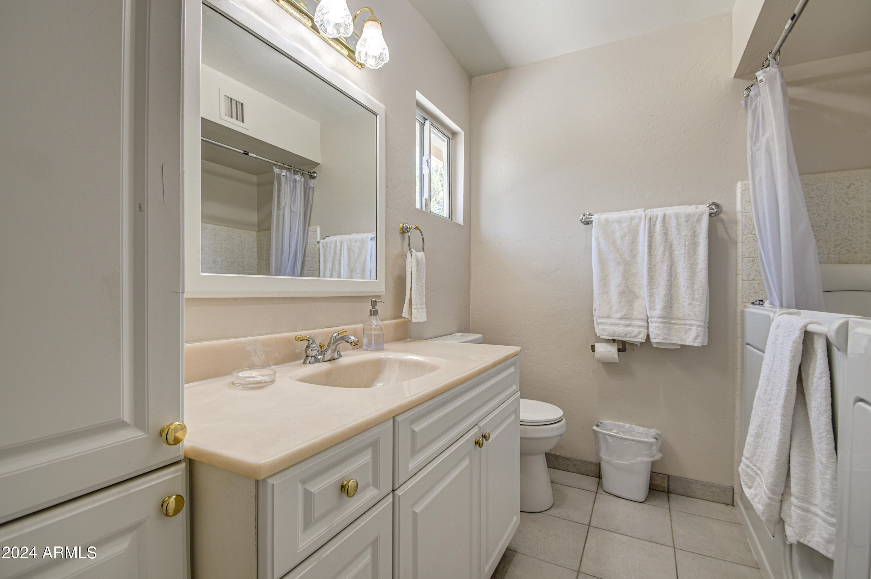 24 East Silver Creek Road Gilbert, AZ 85296 - Photo 33 of 51 Bathroom 2-pic 2