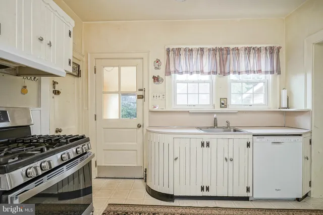 $395,900 | 1074 East Landis Avenue, Vineland, NJ 08360