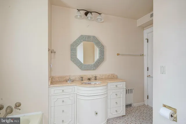 $395,900 | 1074 East Landis Avenue, Vineland, NJ 08360