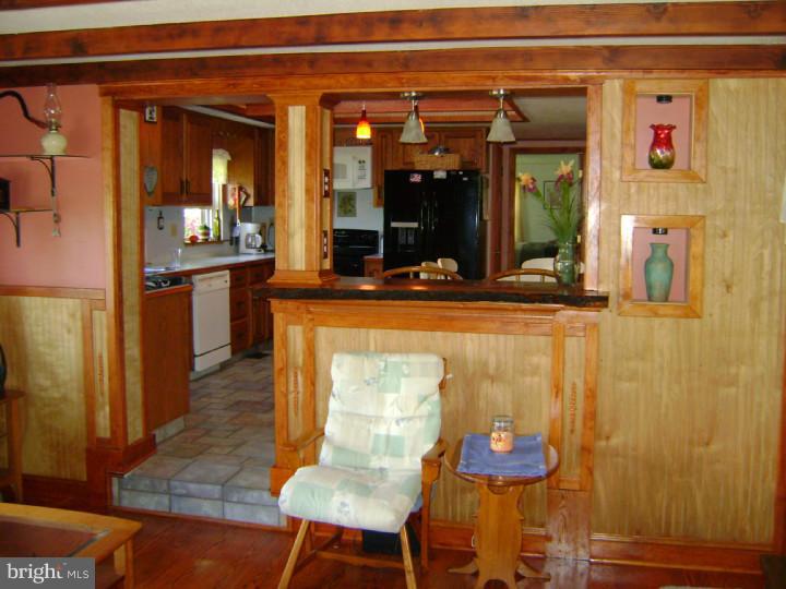 626 Cherry Road Hatfield, PA 19440 - Photo 6 of 23 Living Room