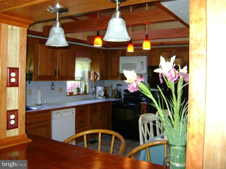 626 Cherry Road Hatfield, PA 19440 - Photo 8 of 23 Kitchen