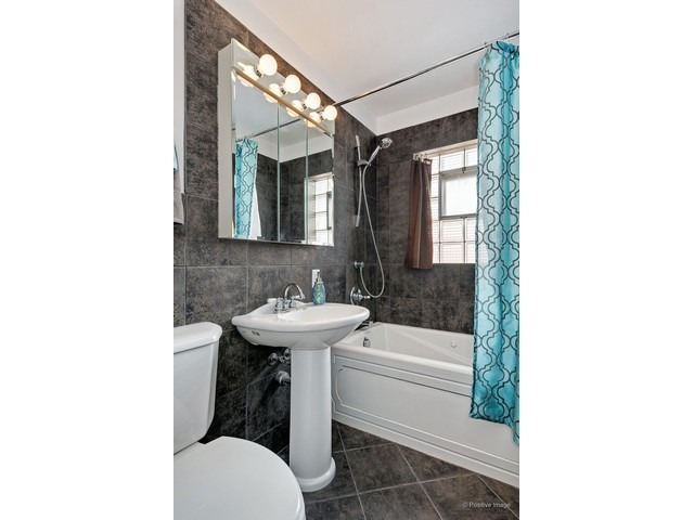 794 East Lincoln Avenue Des Plaines, IL 60018 - Photo 14 of 25