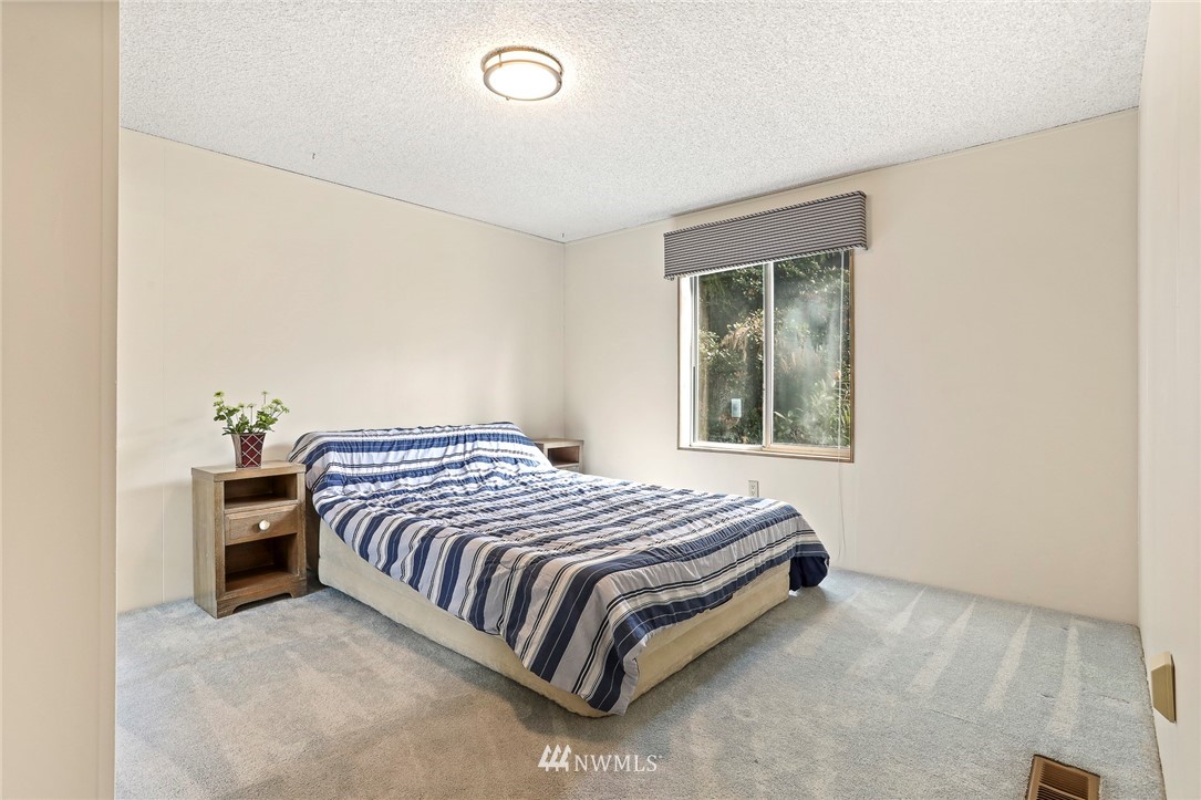 24329 S Park Bothell, WA 98021 - Photo 21 of 39