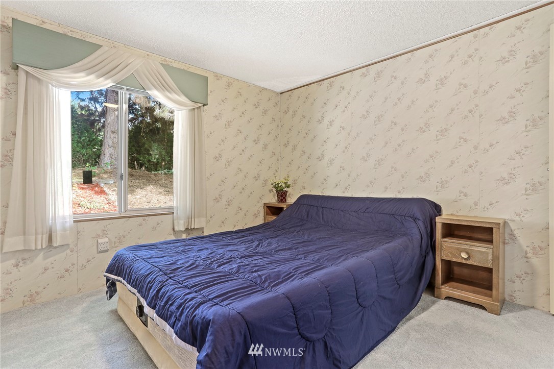 24329 S Park Bothell, WA 98021 - Photo 23 of 39