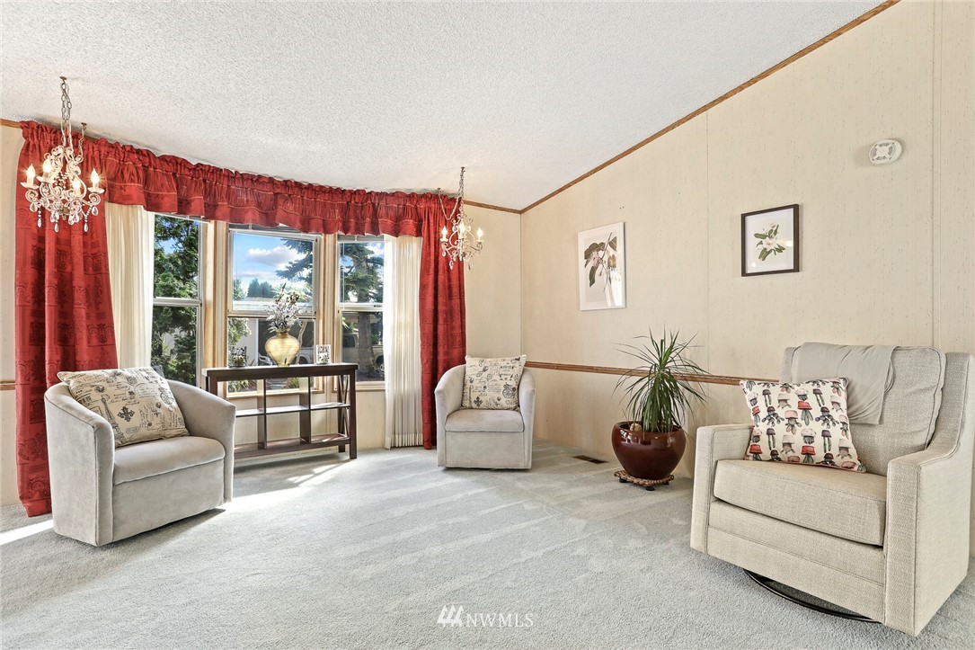 24329 S Park Bothell, WA 98021 - Photo 8 of 39