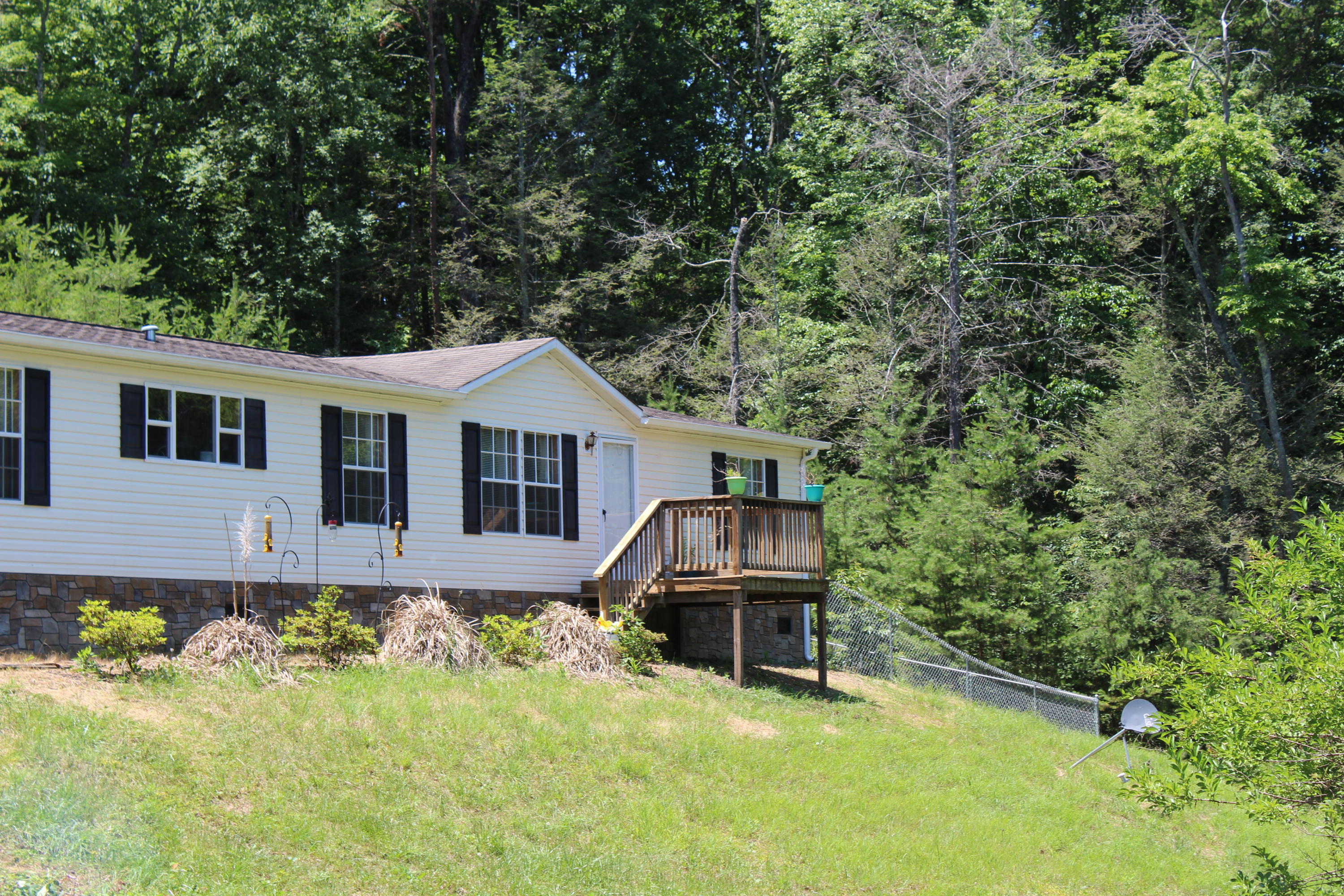 1099 Wright Road Newport, TN 37821 - Photo 1 of 25 IMG_1983