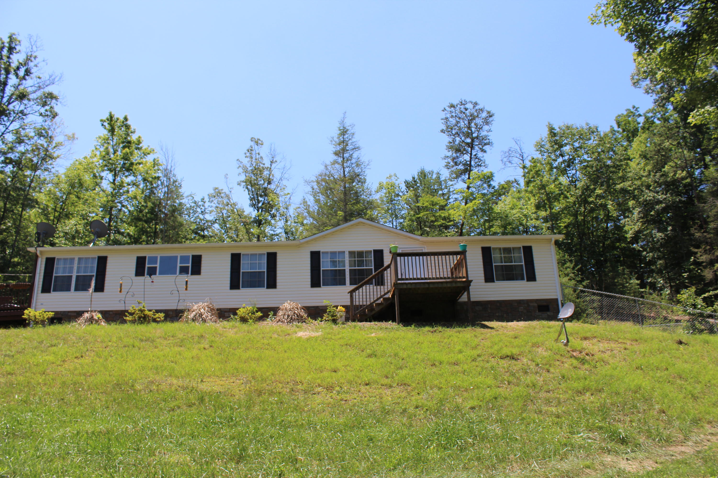 1099 Wright Road Newport, TN 37821 - Photo 2 of 25 IMG_1982