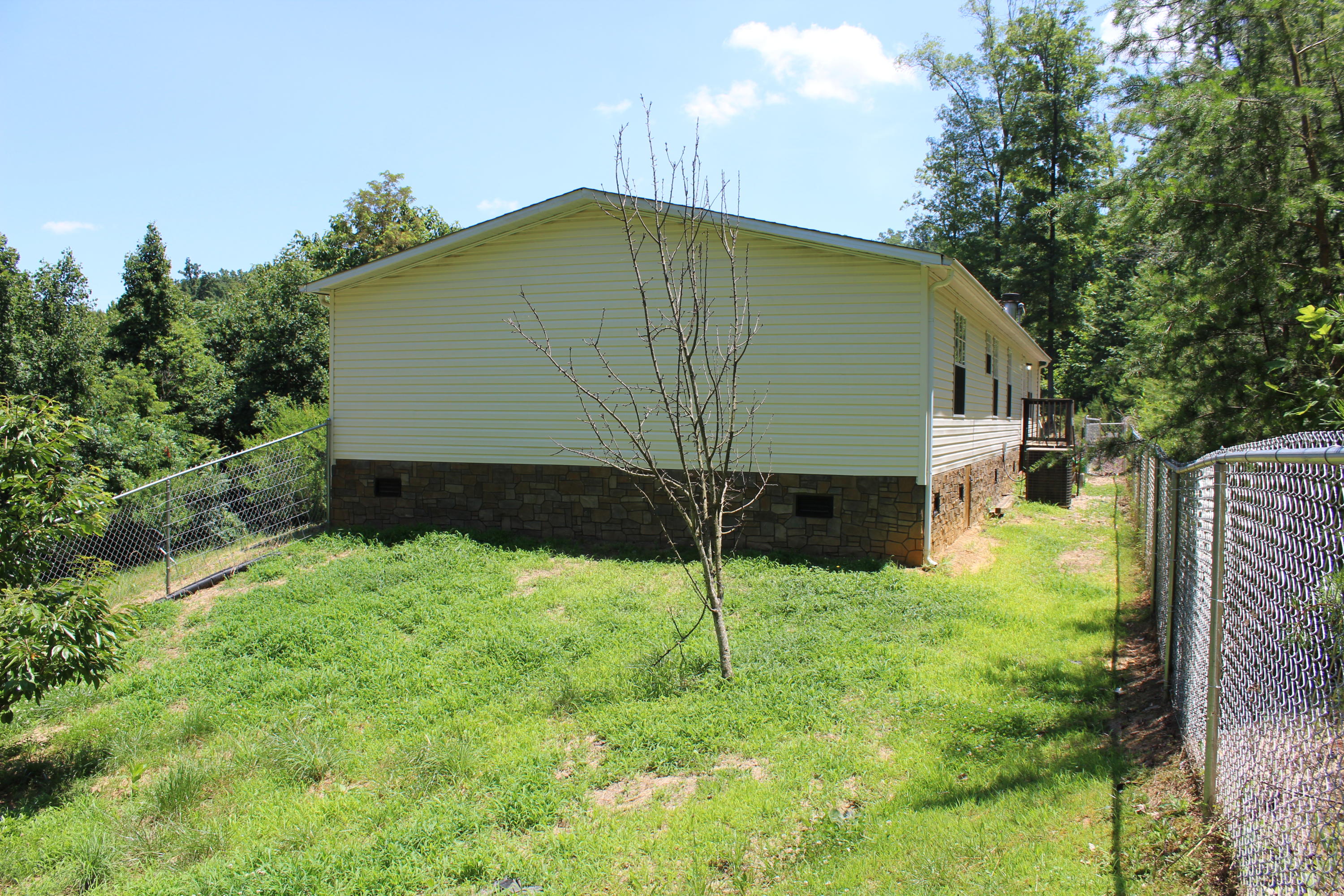 1099 Wright Road Newport, TN 37821 - Photo 4 of 25 IMG_1990