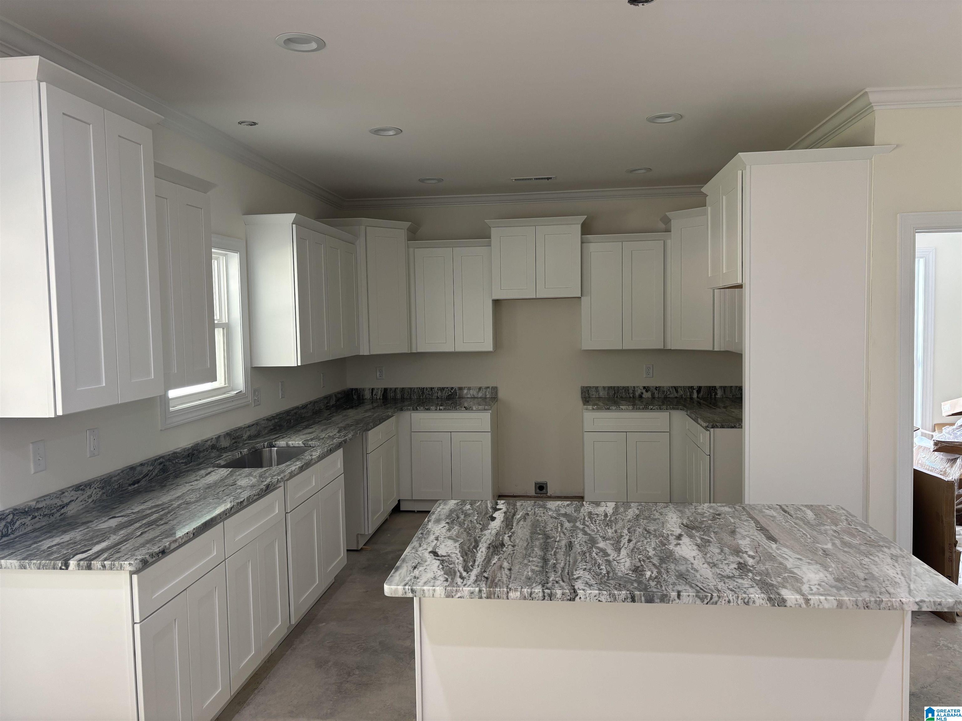 151 Christy Lane Oneonta, AL 35121 - Photo 4 of 15