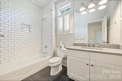 $1,300,000 | 313 Wendover Hill Court, Charlotte, NC 28211