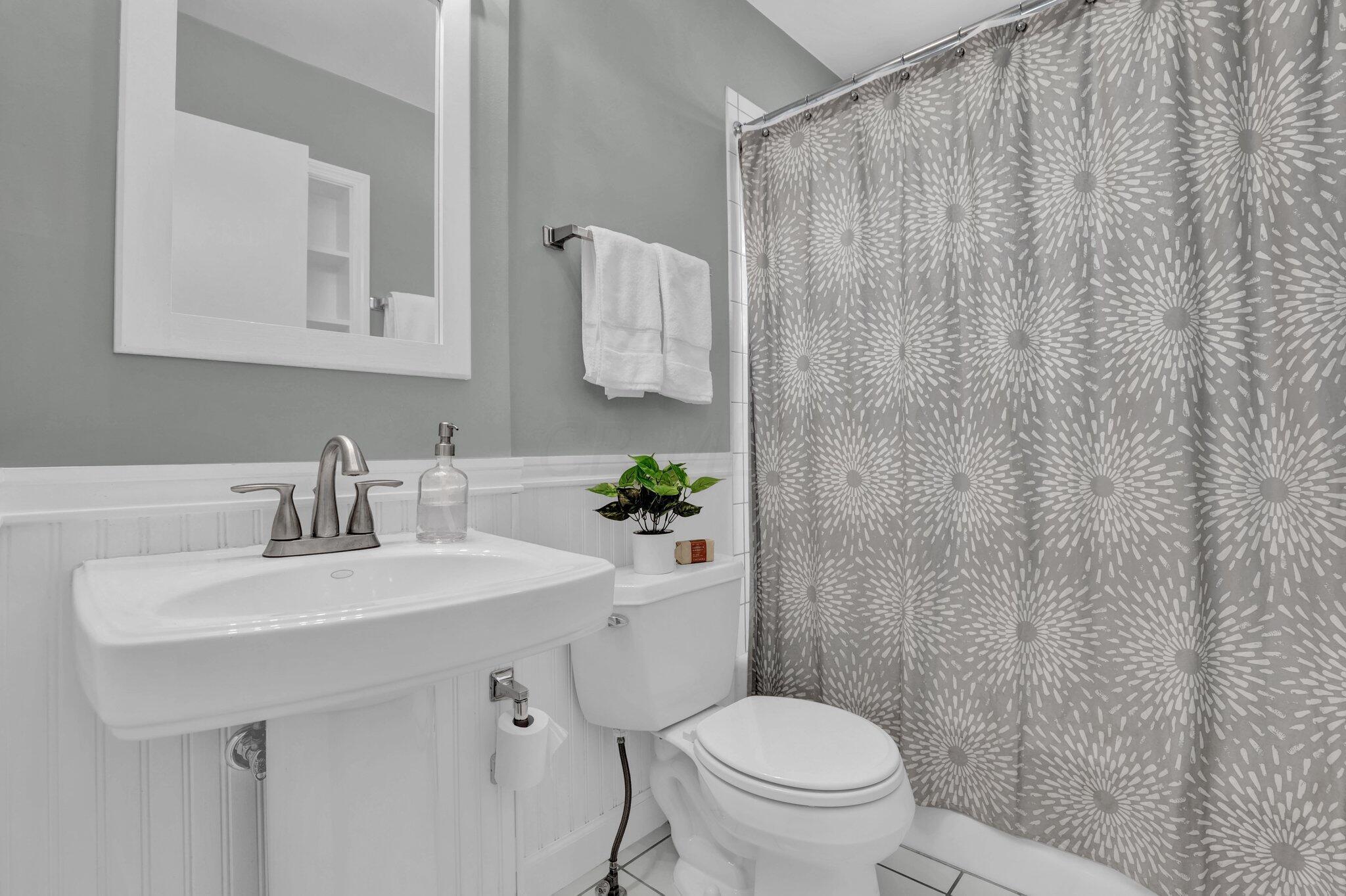 2072 Jervis Road Columbus, OH 43221 - Photo 17 of 35 17-web-or-mls-2072-jervis-rd