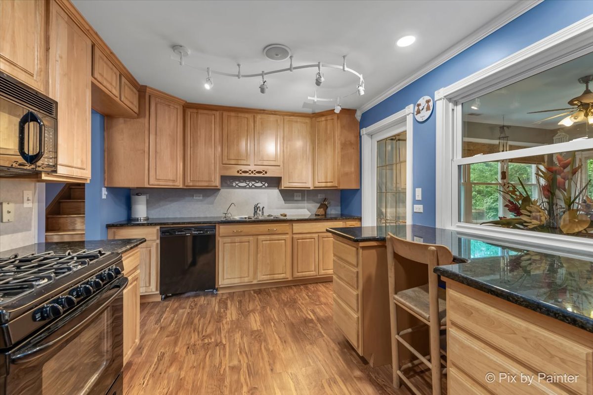 519 Surryse Road Lake Zurich, IL 60047 - Photo 8 of 45 Gallery Image 8