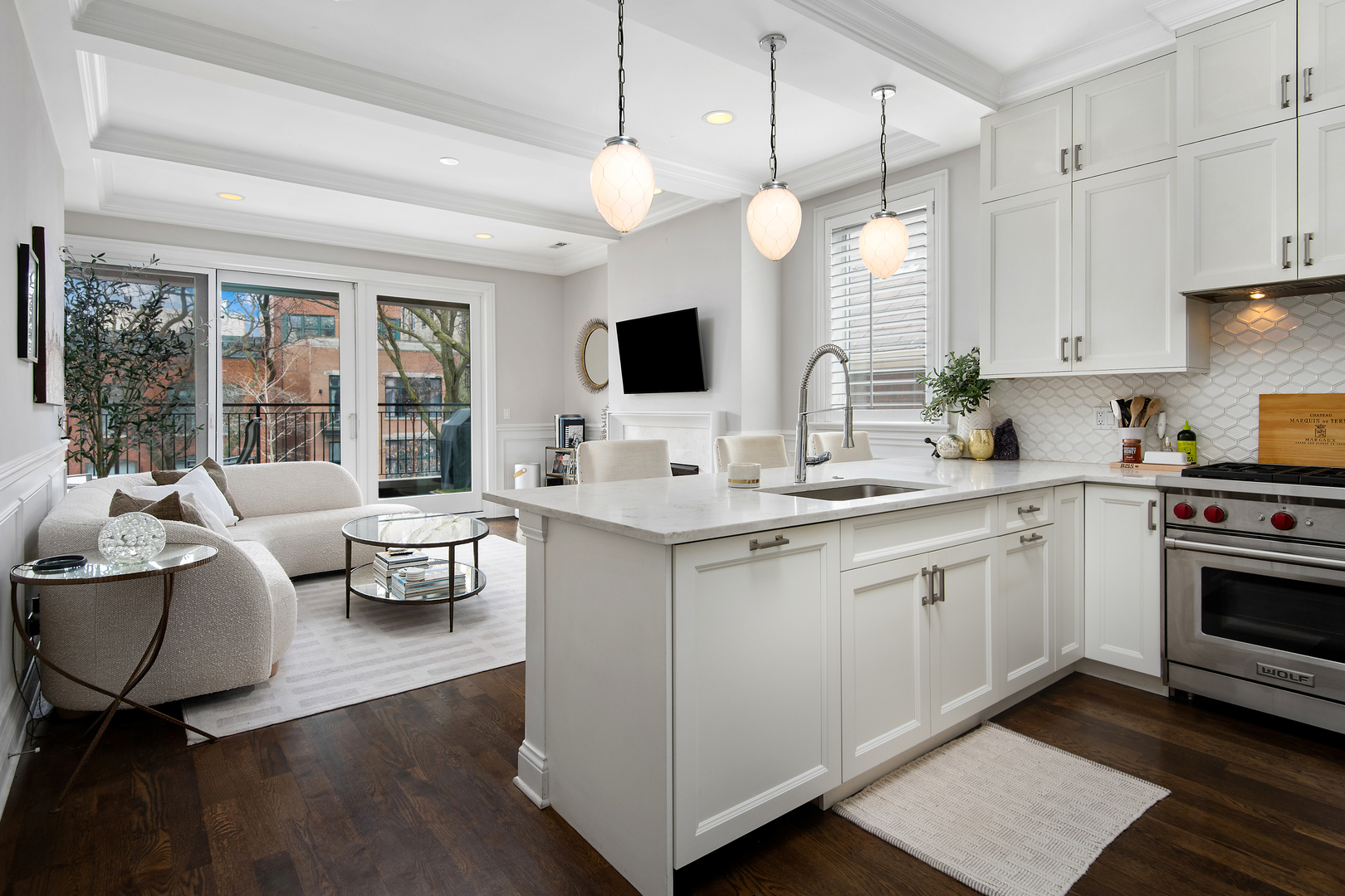2040 North Racine Avenue, Unit 2 Chicago, IL 60614 - Photo 5 of 12 Gallery Image 5