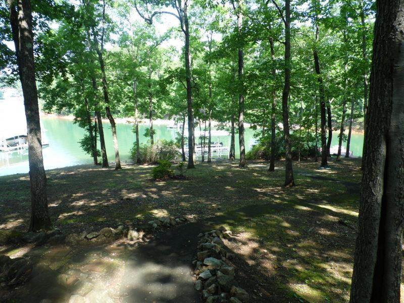 23060 McDonald Point Road Seneca, SC 29672 - Photo 4 of 24