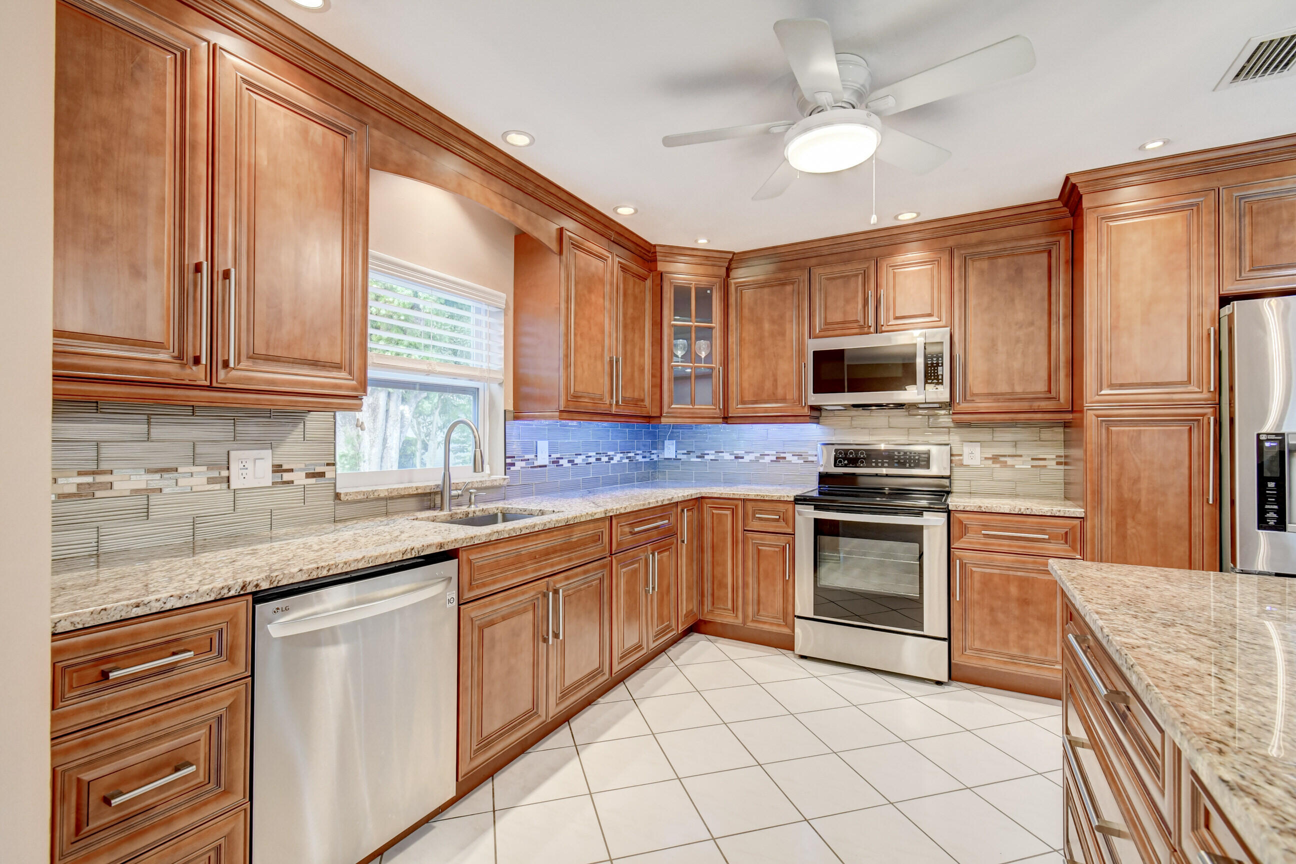 6088 Dusenburg Road Delray Beach, FL 33484 - Photo 10 of 40 Kitchen