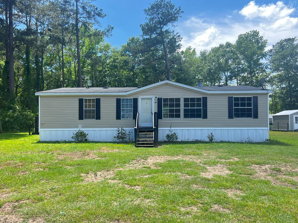 1086 Pond View Road Manning, SC 29102 - Photo 1 of 21