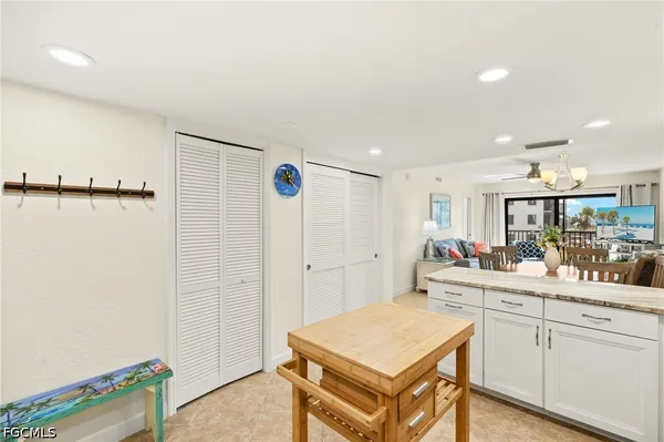 $675,555 | 671 East Gulf Drive, Unit 2C2, Sanibel, FL 33957