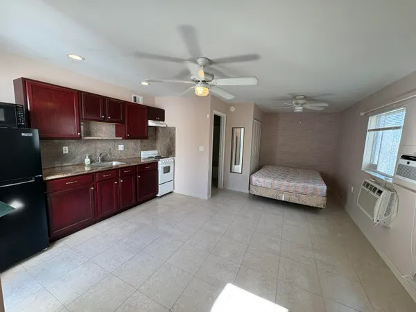 $1,550 | 141 Ipswich Street, Unit 3, Boca Raton, FL 33487