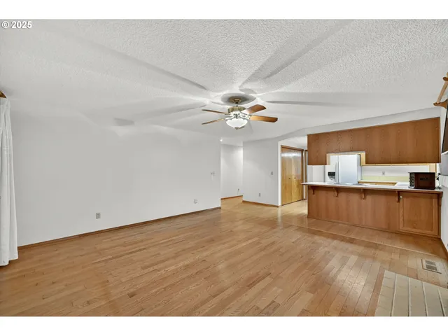 $419,900 | 1617 Northeast 148th Place, Portland, OR 97230