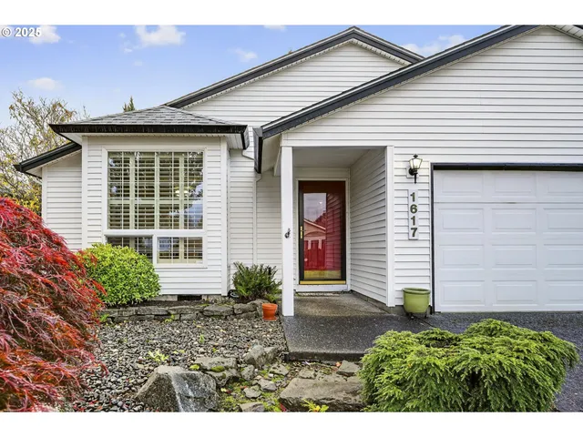 $419,900 | 1617 Northeast 148th Place, Portland, OR 97230