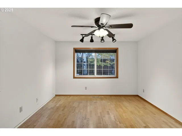 $419,900 | 1617 Northeast 148th Place, Portland, OR 97230