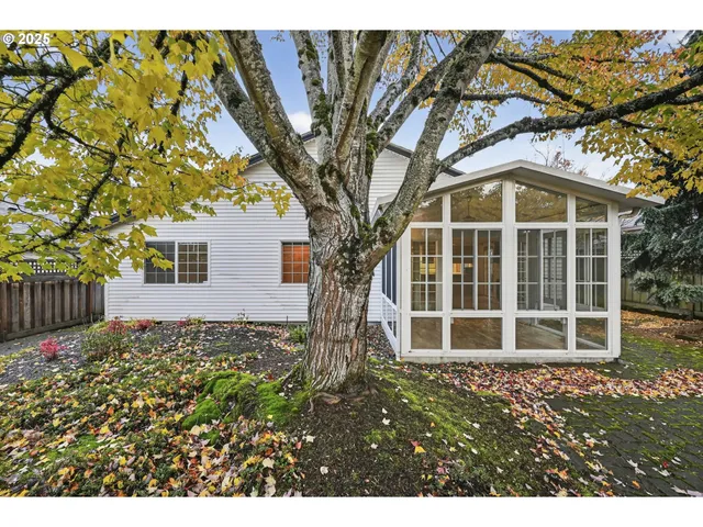 $419,900 | 1617 Northeast 148th Place, Portland, OR 97230