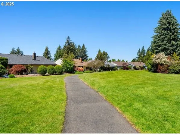 $419,900 | 1617 Northeast 148th Place, Portland, OR 97230