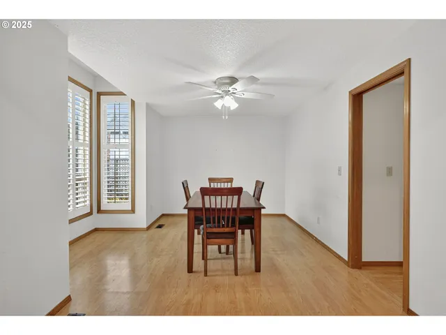 $419,900 | 1617 Northeast 148th Place, Portland, OR 97230