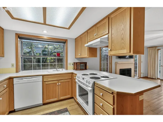 $419,900 | 1617 Northeast 148th Place, Portland, OR 97230