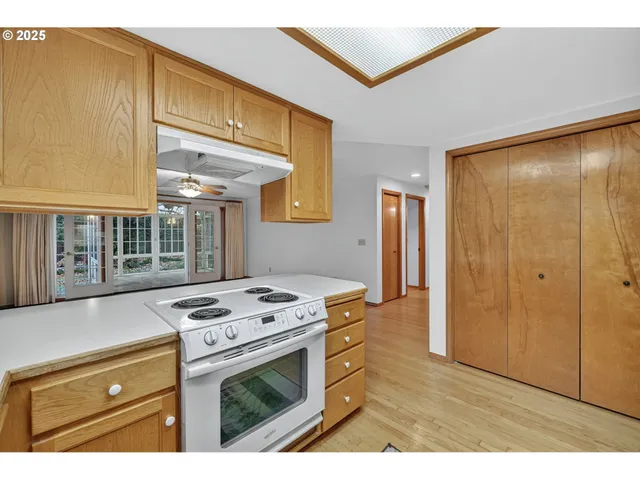 $419,900 | 1617 Northeast 148th Place, Portland, OR 97230