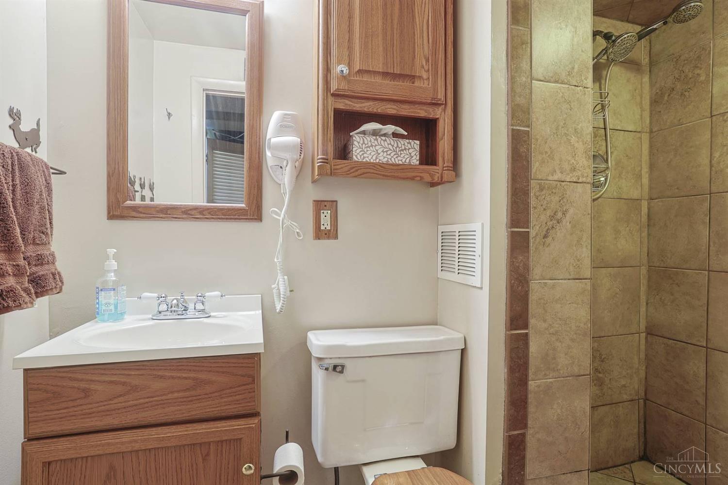 7845 Livingston Road Cincinnati, OH 45247 - Photo 33 of 48 Gallery Image 33