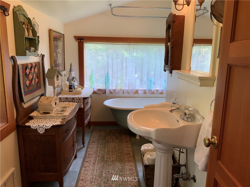 1041 Laporte Road Orcas Island, WA 98245 - Photo 21 of 34 Gallery Image 21