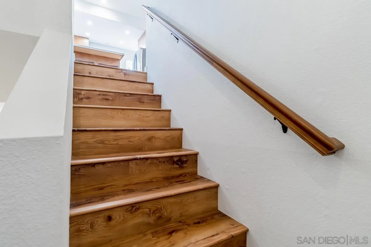 2710 Fernglen Road Carlsbad, CA 92008 - Photo 21 of 37 a view of entryway
