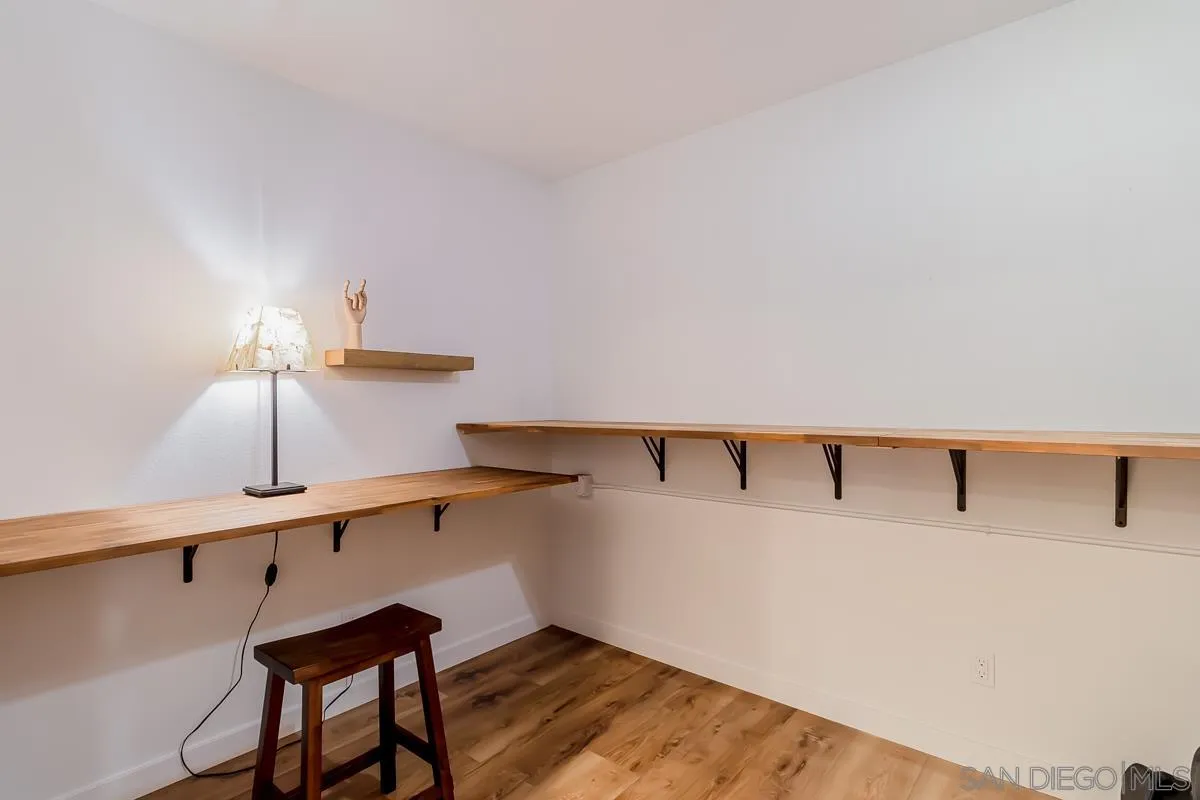 2710 Fernglen Road Carlsbad, CA 92008 - Photo 24 of 37 a view of entryway with workspace