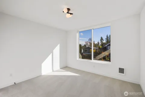 $599,900 | 518 North 102nd Street, Seattle, WA 98133