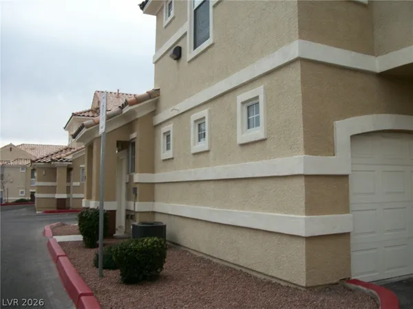 $1,575 | 5855 Valley Drive, Unit 2040, North Las Vegas, NV 89031