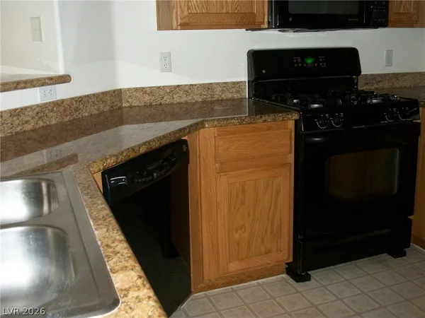 $1,575 | 5855 Valley Drive, Unit 2040, North Las Vegas, NV 89031