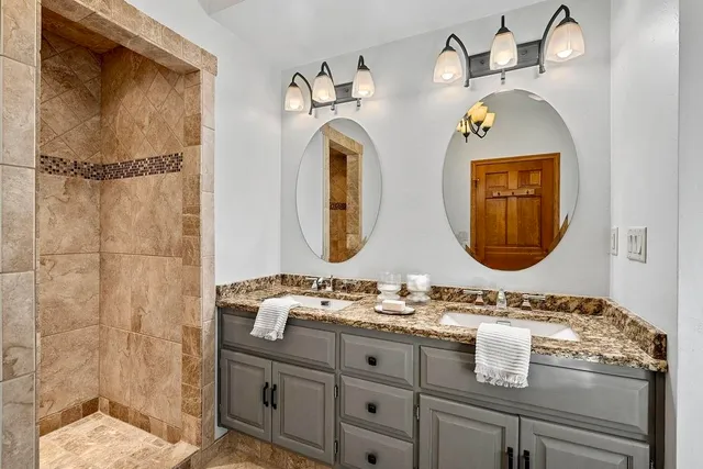 $535,000 | 1000 Rolling Green Drive, Green Bay, WI 54313