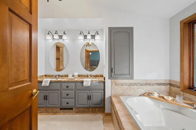 $535,000 | 1000 Rolling Green Drive, Green Bay, WI 54313