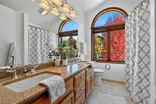 $535,000 | 1000 Rolling Green Drive, Green Bay, WI 54313