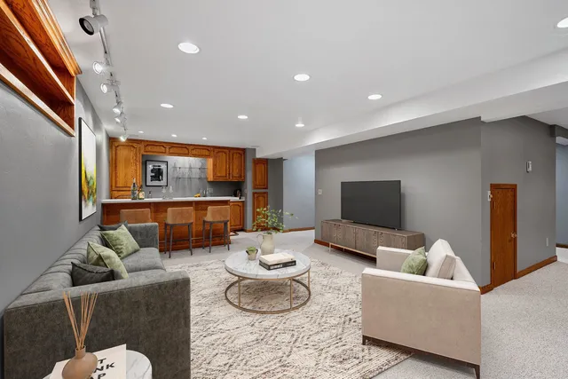 $535,000 | 1000 Rolling Green Drive, Green Bay, WI 54313