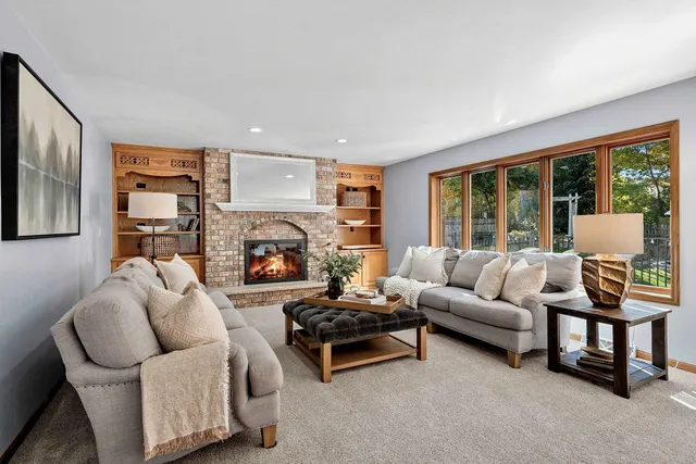 $535,000 | 1000 Rolling Green Drive, Green Bay, WI 54313