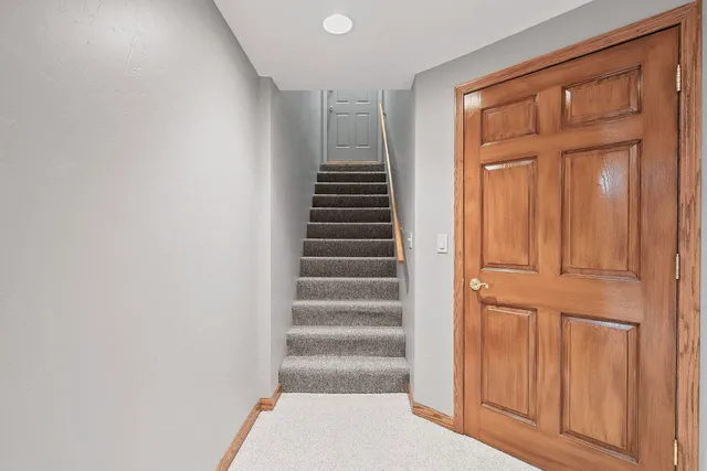 $535,000 | 1000 Rolling Green Drive, Green Bay, WI 54313