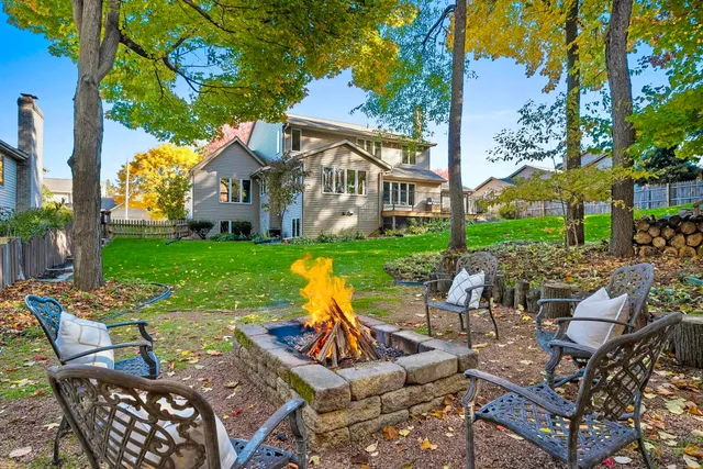 $535,000 | 1000 Rolling Green Drive, Green Bay, WI 54313