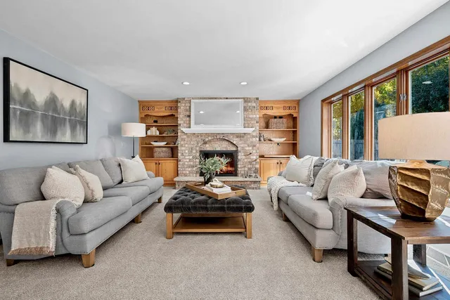 $535,000 | 1000 Rolling Green Drive, Green Bay, WI 54313