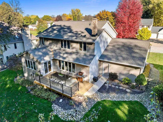 $535,000 | 1000 Rolling Green Drive, Green Bay, WI 54313