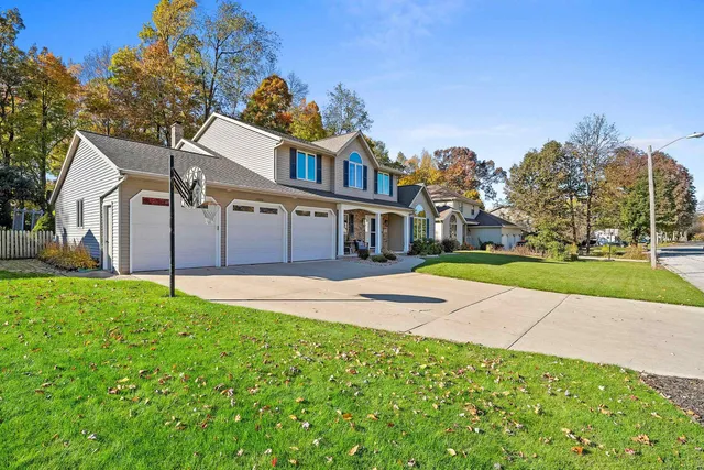 $535,000 | 1000 Rolling Green Drive, Green Bay, WI 54313