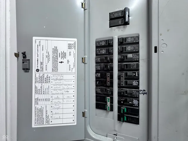 $599,900 | 116 1/2 East Church Street, Alexandria, IN 46001