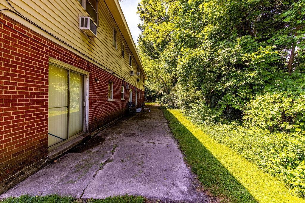 B West Galbraith Road Cincinnati, OH 45231 - Photo 4 of 16